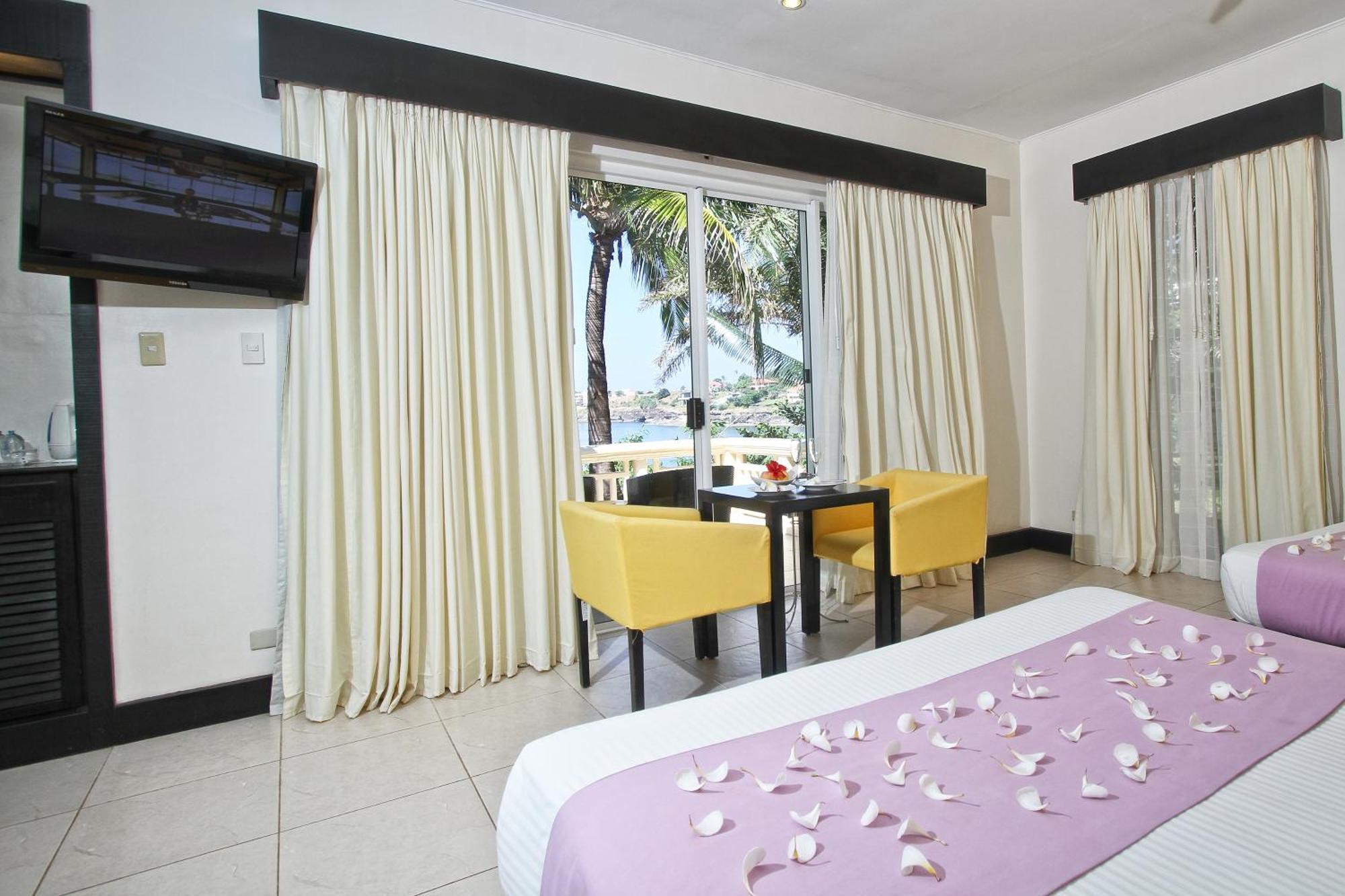 Hotel Club Punta Fuego à Nasugbu Extérieur photo